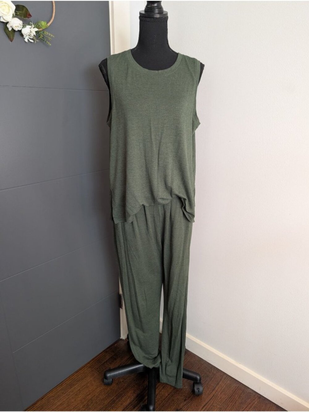 Cabi Style 5372 Simple Playsuit Green Sleeveless Cozycore Jumpsuit - Medium
